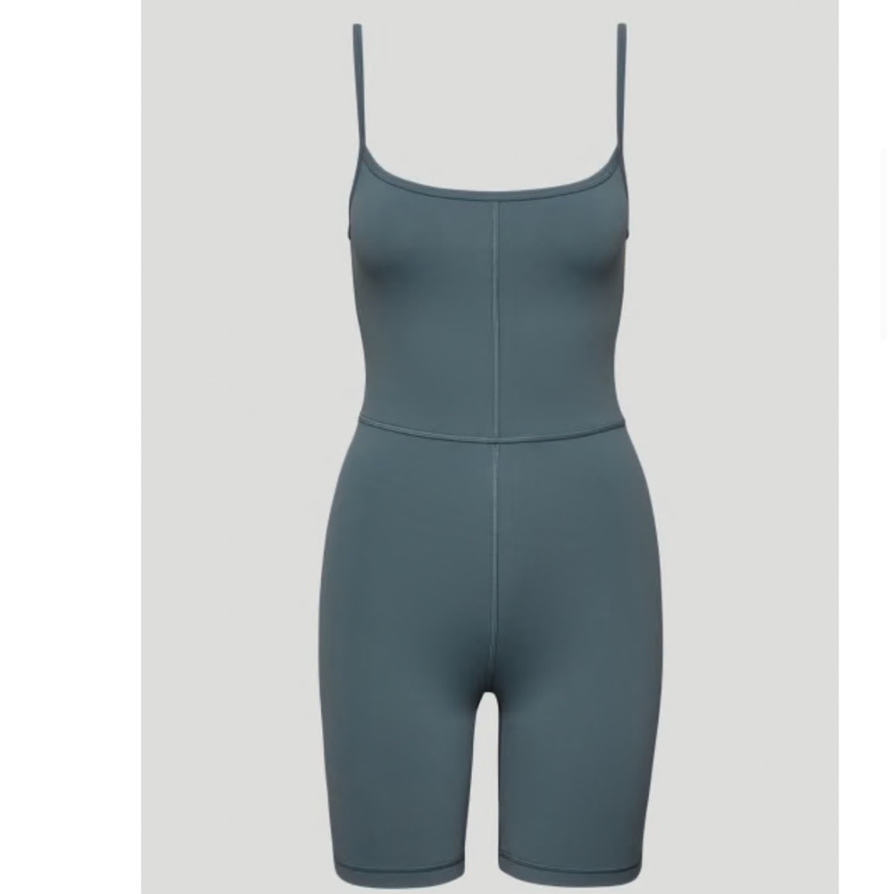 Aritzia Wilfred free divinity 7” romper size XS